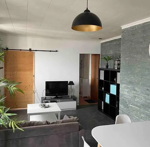 Appart Dans Un Immeuble Calme 아파트 *